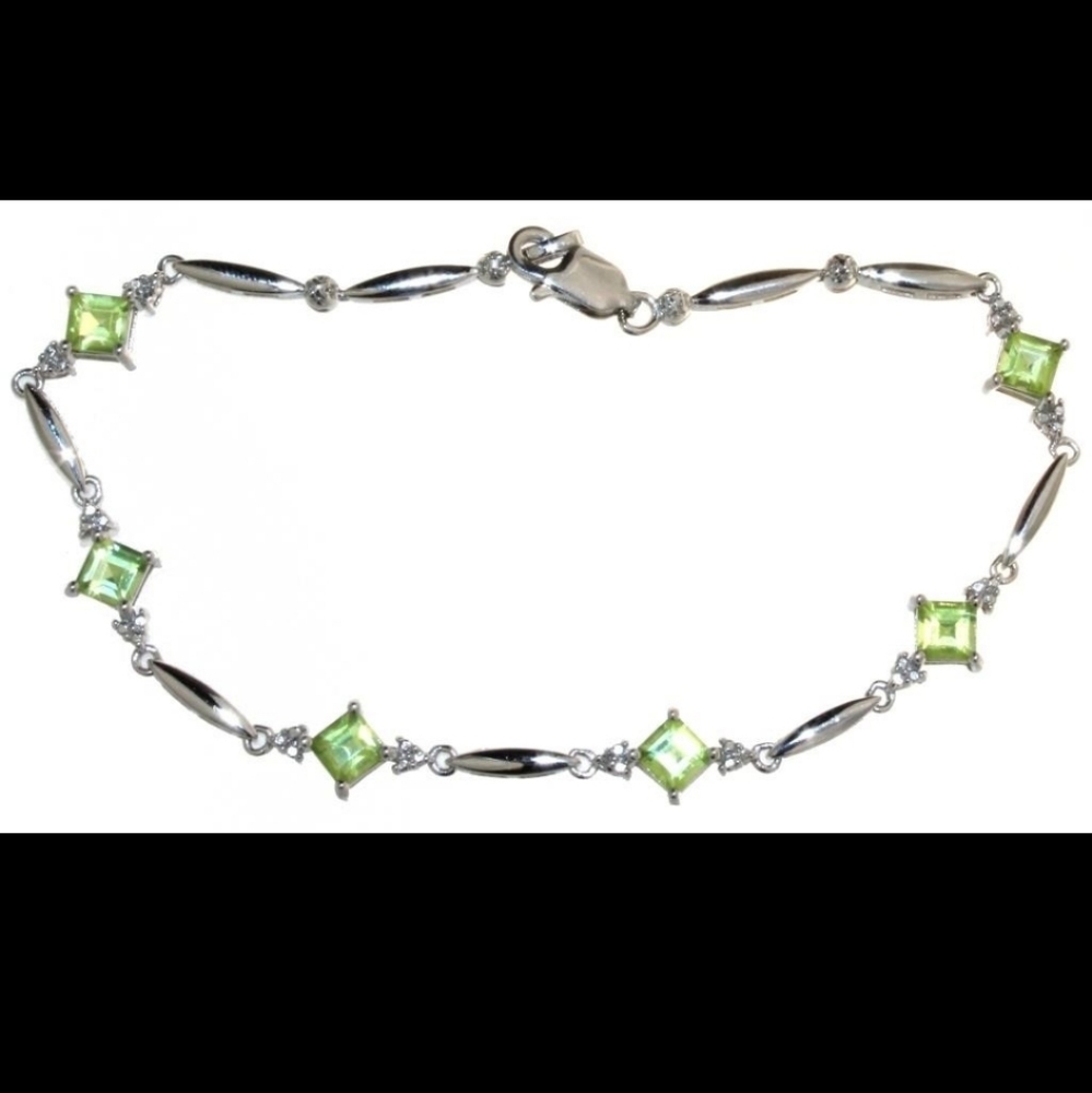 Genuine 3.50 ct Peridot & Diamond Accent Bracelet